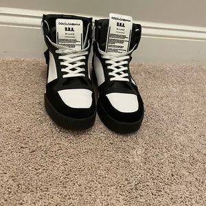 Dolce and Gabbana Size 10 pre owned look new